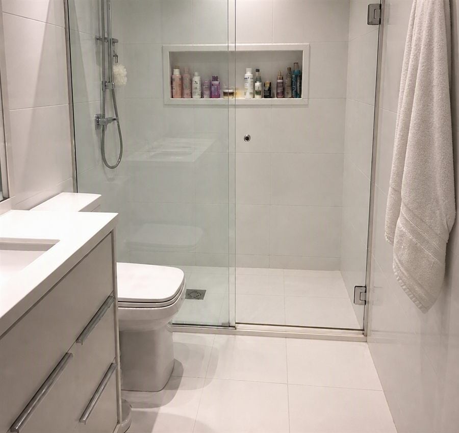A clean bathroom